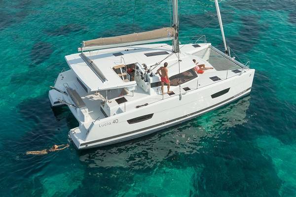 Caribbean Multihulls - Fountaine Pajot Lucia 40 catamaran 