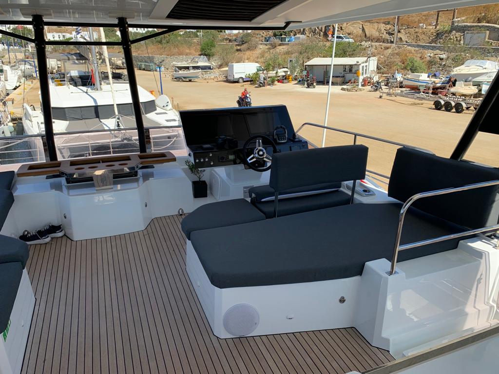 Flybridge Fountaine Pajot POWER 67