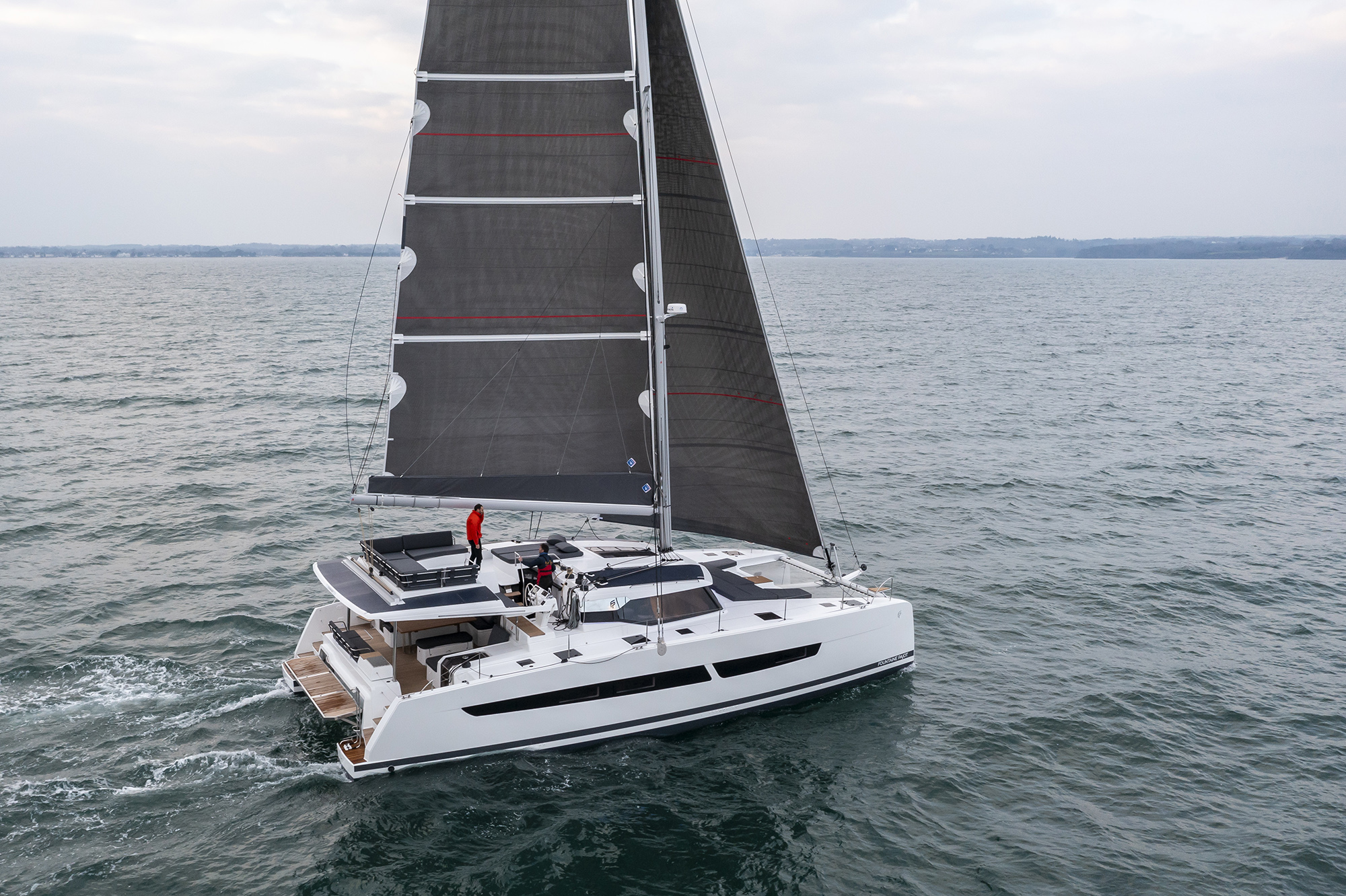 Sailing on an AURA 51 - energy solutions