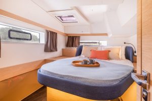 fountaine-pajot-FP-41-interiors-18