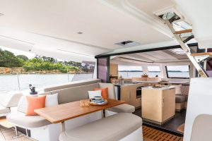 fountaine-pajot-FP-41-interiors-27