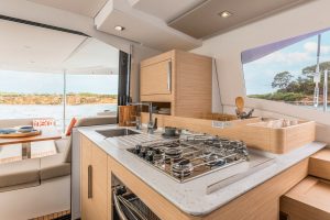 fountaine-pajot-FP-41-interiors-32