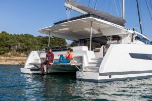 fountaine-pajot-aura-51-exterior-21