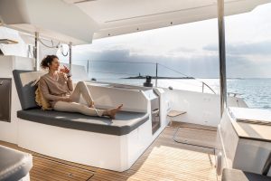 fountaine-pajot-aura-51-exterior-28