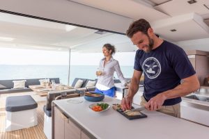 fountaine-pajot-aura-51-exterior-31