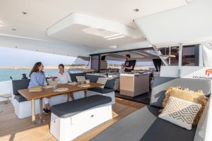 fountaine-pajot-aura-51-exterior-36