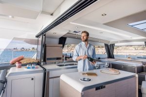 fountaine-pajot-aura-51-exterior-40
