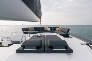 fountaine-pajot-aura-51-exterior-6