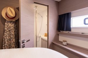 fountaine-pajot-aura-51-interior-15