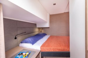 fountaine-pajot-aura-51-interior-21