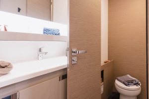 fountaine-pajot-aura-51-interior-7