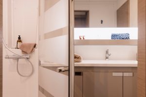 fountaine-pajot-aura-51-interior-8