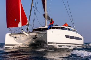 fountaine-pajot-aura-51-sailing-18