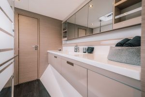 fountaine-pajot-tanna-47-interior-owners-suite-3