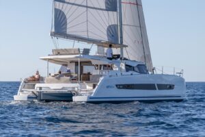 fp44-fountaine-pajot-sailing-5