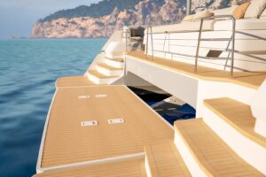 Fountaine-Pajot-Yachts-FPY70S-Aft-cockpit-06