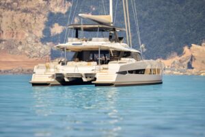 Fountaine-Pajot-Yachts-FPY70S-Anchoring-07