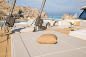 Fountaine-Pajot-Yachts-FPY70S-Front-cockpit-05