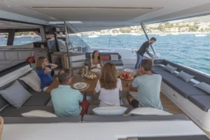 Cockpit arrière du Fountaine Pajot Samana 59 - A vendre par le concessionnaire Caribbean Multihulls