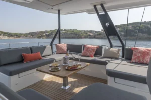 Flybdridge de Fountaine Pajot Samana 59 - A vendre par le concessionnaire Caribbean Multihulls