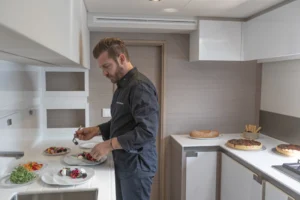 Cuisine de coque du Fountaine Pajot Samana 59 - Vente par le concessionnaire Caribbean Multihulls