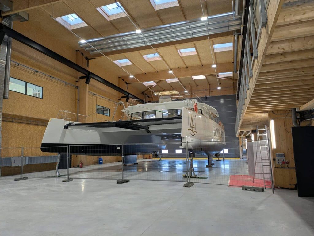 Construcción de un catamarán de pasajeros a medida en la fábrica de DAY 1